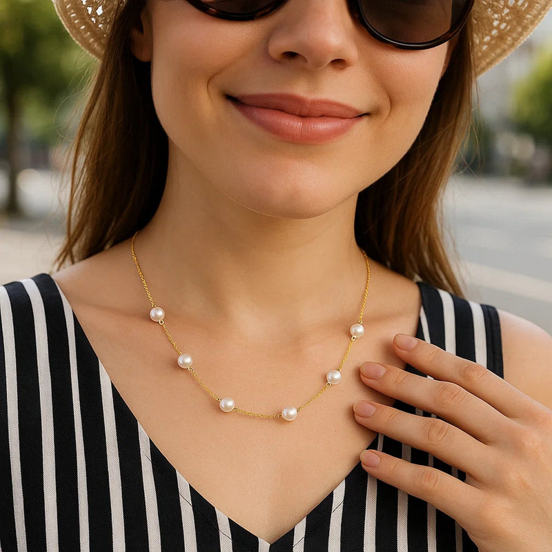 14k Yellow Gold Necklace with White Pearls